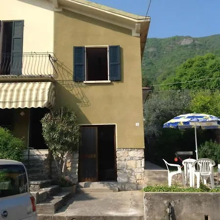 Casa vacanze In Mit Grill, Terrasse Und Garten Salò